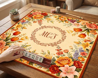 パーソナライズされた花柄麻雀テーブルマット、カスタムモノグラムゲームマット、ヴィンテージローズチューリップリリーデザイン、エレガントな麻雀ギフト
