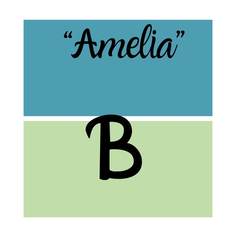 Puede incluir: Un dise&ntilde;o gr&aacute;fico con el nombre "Amelia" en escritura negra sobre una gran letra "B" negra. El fondo est&aacute; dividido en dos secciones horizontales: una parte superior azul verdoso y una inferior verde claro.