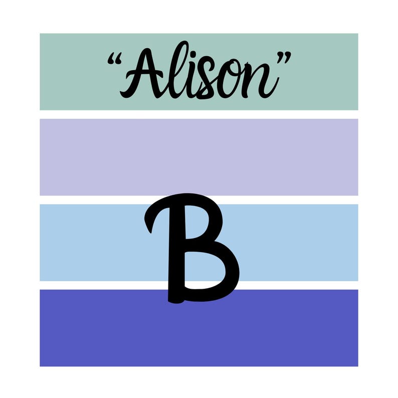 Puede incluir: Dise&ntilde;o gr&aacute;fico con el nombre "Alison" en escritura cursiva sobre una gran letra "B" negra. El fondo est&aacute; compuesto por cuatro franjas horizontales en tonos azules y morados.