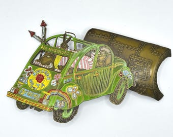 Vintage 1989 M Abbott messing emaille broche groene auto statement pin retro volkskunst sieraden