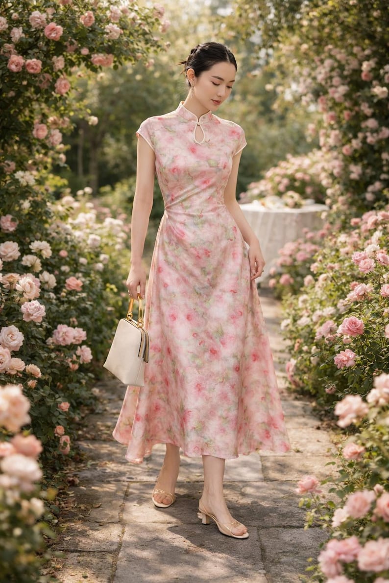 ピンクの花柄シルク調テンセルドレス（マンダリンカラー）｜ネオチャイニーズドレス 画像 1