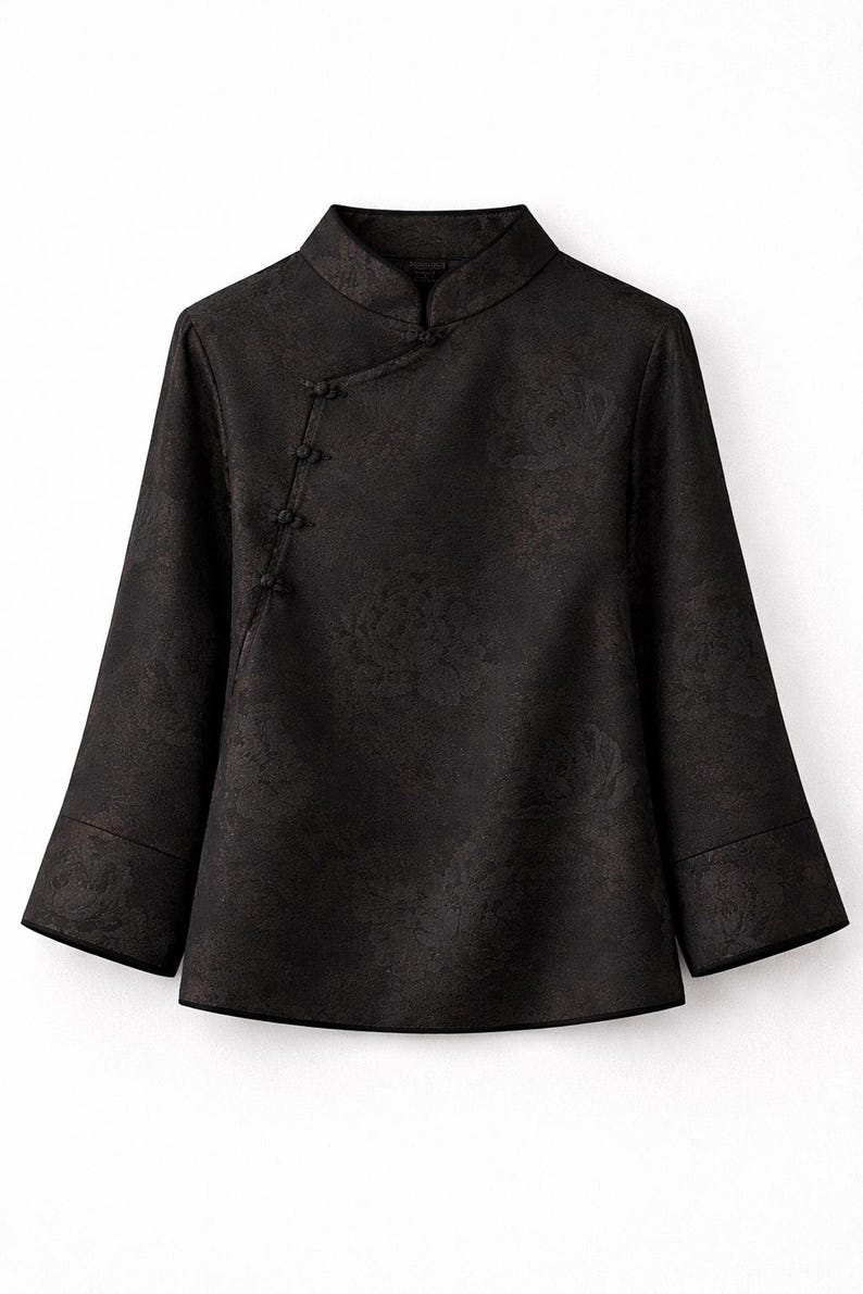 K&ouml;nnte beinhalten: Ein Set aus drei Keramikbechern mit gesprenkelter, matter Oberfl&auml;che. Die Becher sind in den Farbt&ouml;nen Creme, Hellgrau und Dunkelgrau gehalten. Jeder Becher hat ein schlichtes, modernes Design und einen abgerundeten Henkel. F&uuml;r Kaffee oder Tee.