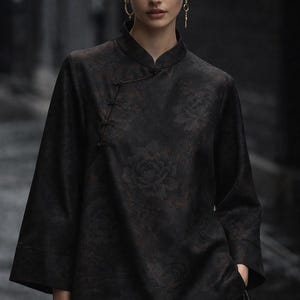 Anthrazit Jacquard Tencel Bluse | Silk-Feel Floral Stehkragen Top Bild 1