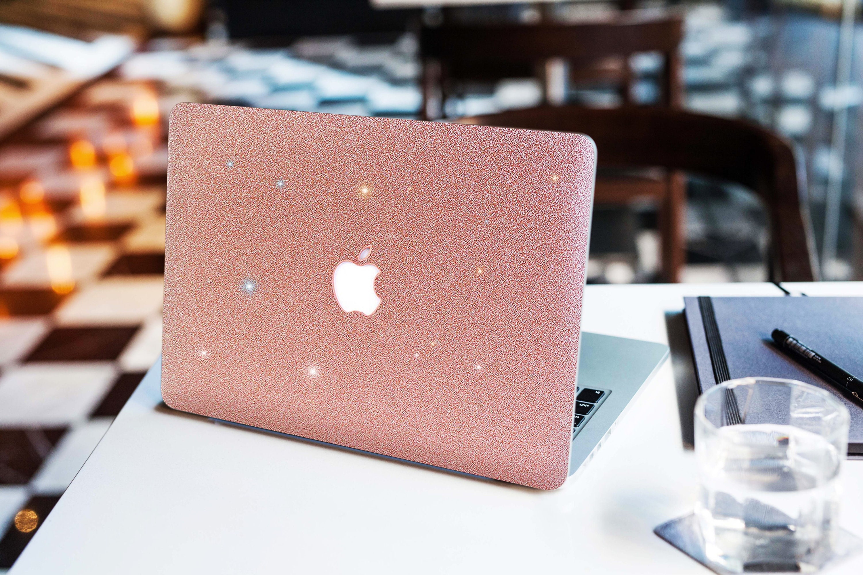 Mobigear Sparkle - Apple MacBook Air 13 Pouces (2022) Coque MacBook Rigide  - Blanc 11-8103396 