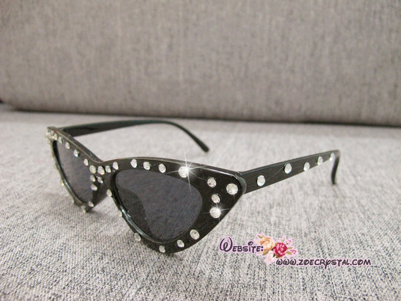HOLLYWOOD Fashionable Cat Eye Sunglasses Shades Sunnies Embelished w Clear White Bling Sparkly Rhinestones Festival Rockabilly Retro Pin Up