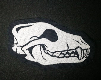 GLOW in the dark - Wolf-/vosschedel - Geborduurde opstikpatch