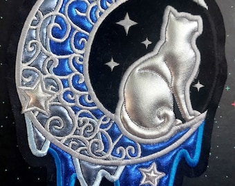 7.5" Crescent moon cat ~ Silver Puffy Embroidered patch, sew-on cat applique, embroidery art