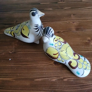 Vintage Tonala Pottery Mexican Folk Art Clay Bird Doves Hand Painted pair