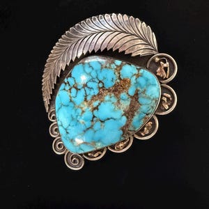 Collier Cravate Vintage Bennett Pad Pend - Pendentif Rond En Argent, Turquoise Et Corail, Occasion Très Bon État