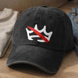 No Kings in America Washed Brodered Cap, An.ti Trump Hat, Political Gift, An.ti Maga Cap, Crown No Kings baseballkeps bild 2