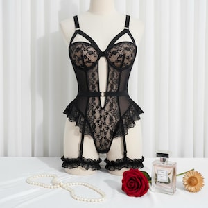 lace white teddy and garter belt preventivo Gleit- & Massage-Gel online kaufen