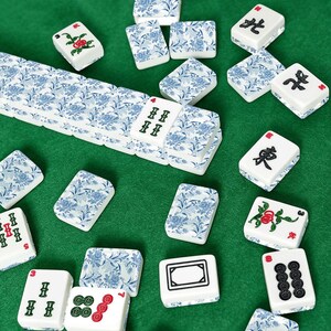 American Mahjong Tile Set, Blue Chinoiserie Acrylic Tiles, 166-Piece Decorative Game Set image 7