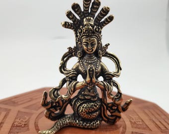 Statuetta in ottone raffigurante la dea serpente Naga Kanya, induista e buddista, decorazione per altare XQ0341