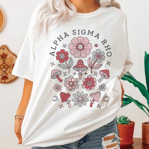Camisa de gran tamaño Alpha Sigma Rho, sudadera con capucha Alpha Sigma Rho de estilo cottagecore, sudadera con flores Alpha Sigma Rho, camiseta de la hermandad de hongos