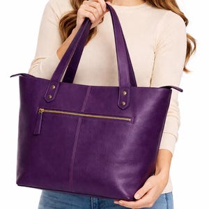 Personalisierte violette Leder Tragetasche für Frauen | Handgefertigte Große Schultertasche | Alltags Arbeit & Reise Geldbörse | Minimalistische Leder Handtasche