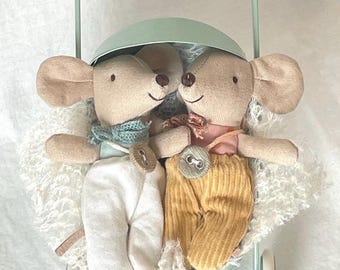 Maileg neutral gender baby mouse clothes / Easter footed outfit