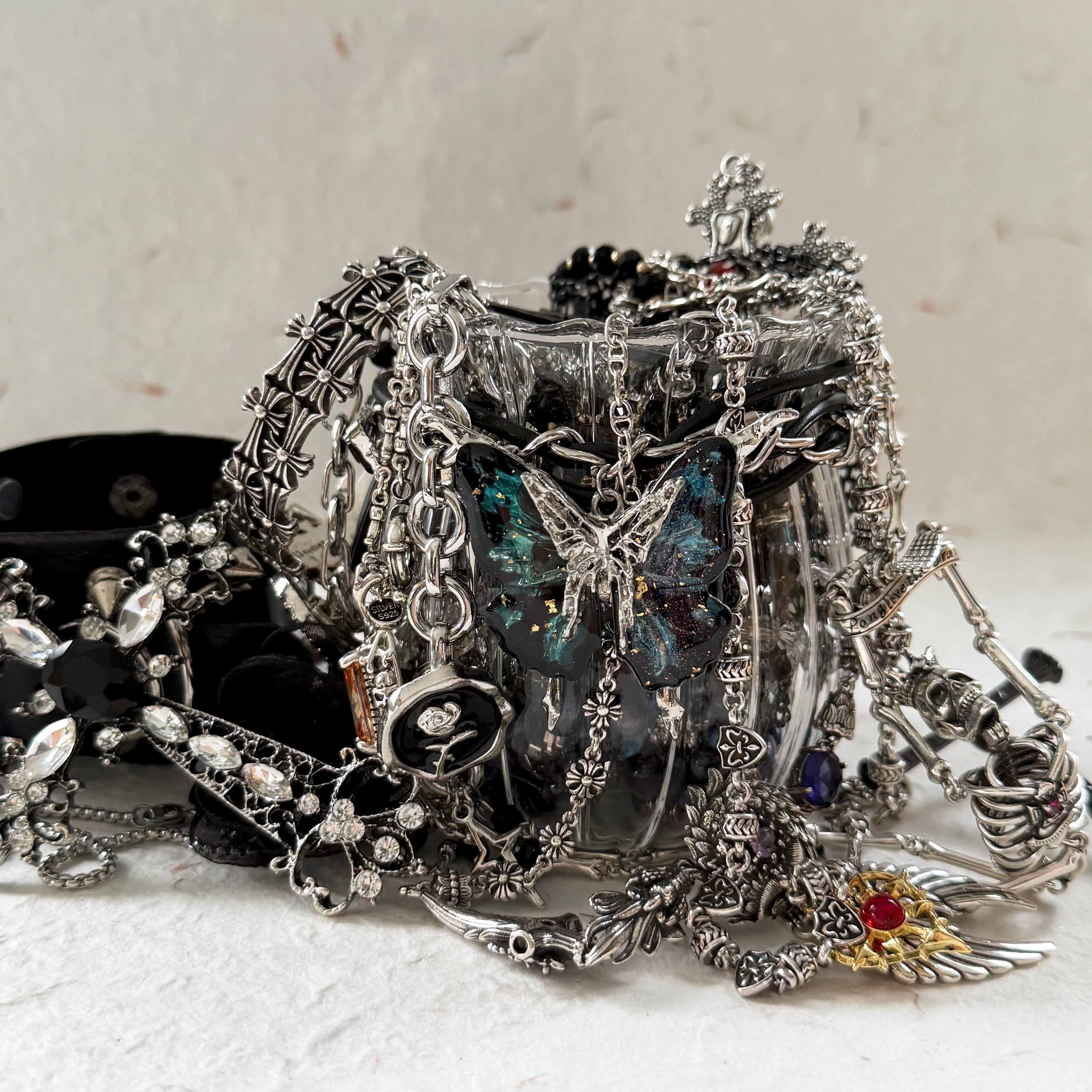 ミステリーアクセサリー　ビンテージジュエリーセット①⭐︎ Thrifted jewelry mystery box - Etsy 日本