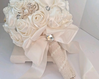 IVORY Satin Roses & Diamante Brooch; Rose Gold Bridal Bouquet; EUC!