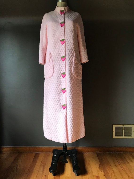 Vtg 60s Loungees Pink Quilted Strawberry Robe / Ho