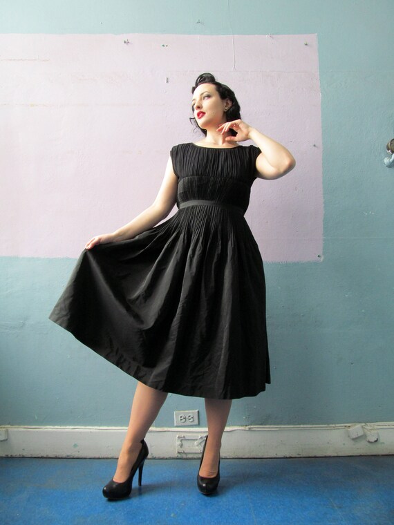 Vtg 50s Pleated Black Dress / Black Shirred Dress