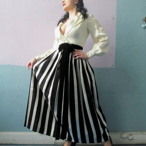 Vtg 50s 60s Amazing Striped Skirt Dress / Black & White Stripes image 4