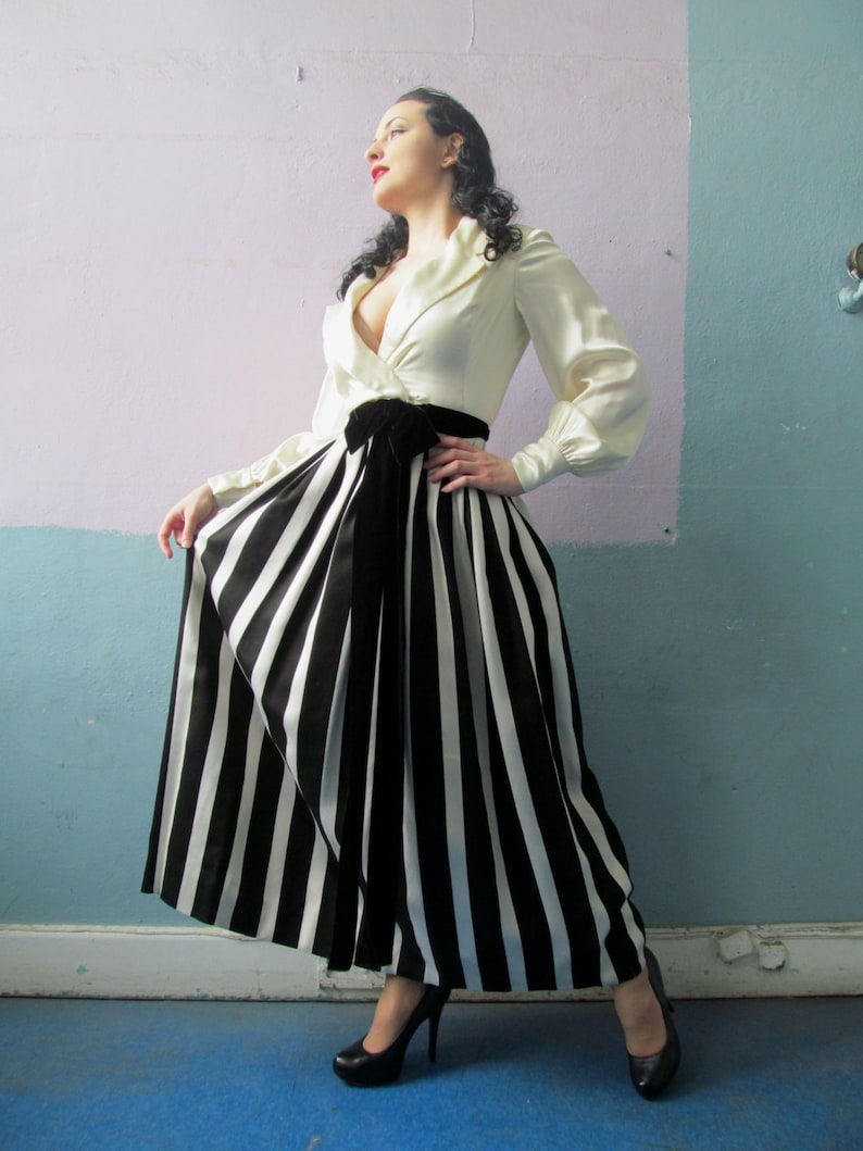 Vtg 50s 60s Amazing Striped Skirt Dress / Black & White Stripes image 4