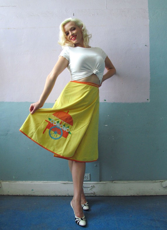 Vtg 60s 70s Wrap Skirt / Flower Cart Patchwork Ap… - image 2