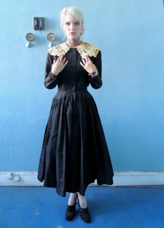 Vtg 40s 50s Long Sleeve Black Dress with Lace Col… - image 3