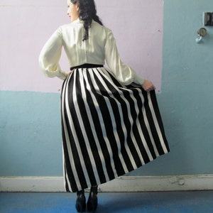Vtg 50s 60s Amazing Striped Skirt Dress / Black & White Stripes image 3