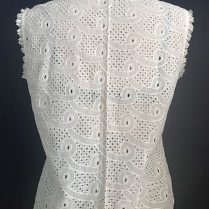 Vtg 60s White Embroidered Eyelet Sleeveless Blouse image 5