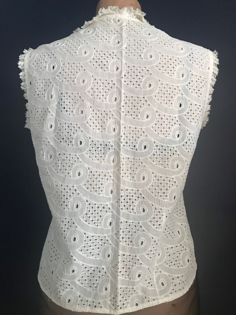 Vtg 60s White Embroidered Eyelet Sleeveless Blouse image 5