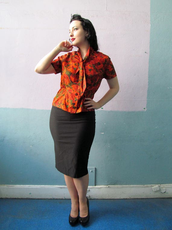 Vtg 1940s Novelty Print Blouse / Womens Shirt / 4… - image 1