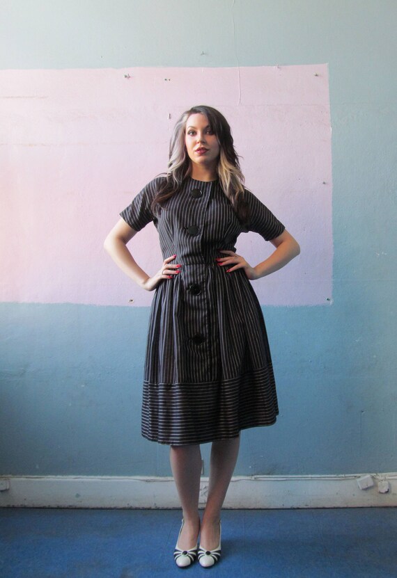 Vtg 40s 50s Striped Day Dress / Big Oversized Butt