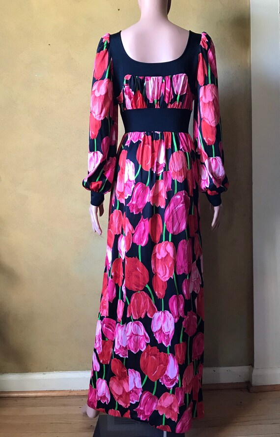 Vtg 60s 70s Tulip Print Dress / Hostess Gown - image 9