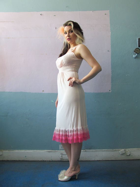 Vtg 50s 60s Pink Tiered Ruffle Hem Slip Dress / M… - image 3