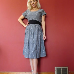 Vtg 40s 50s Chambray Embroidered Dress image 2