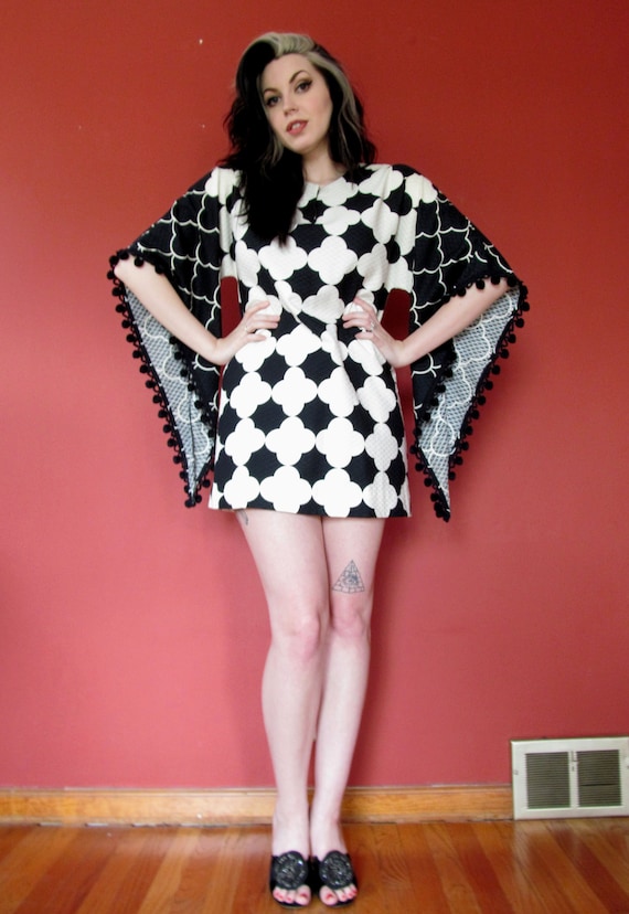 Vtg 60s Mod Mini Hostess Dress / Huge Bell Sleeve 