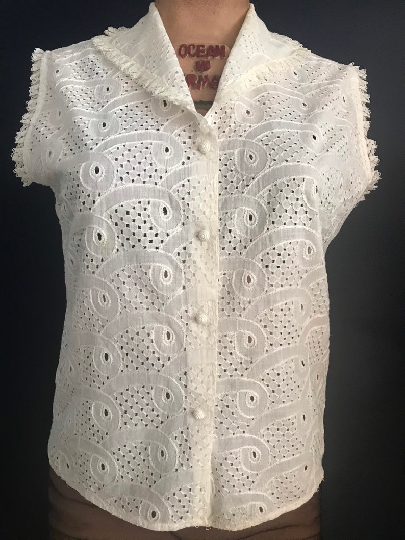 Vtg 60s White Embroidered Eyelet Sleeveless Blouse image 7