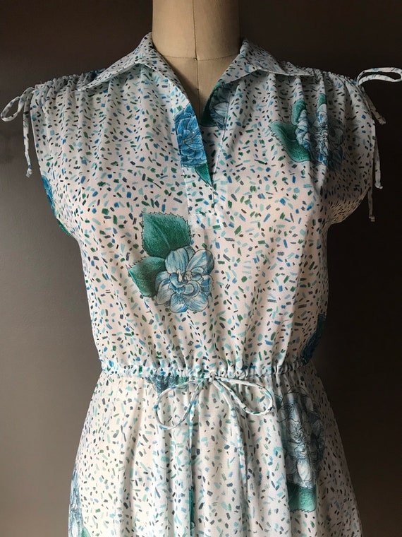 Vtg 70s Semi Sheer Ruched Shoulder Blue Floral Dr… - image 9