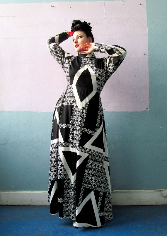 Vtg 70s Optic Print Dress / Cut Out Keyhole Back