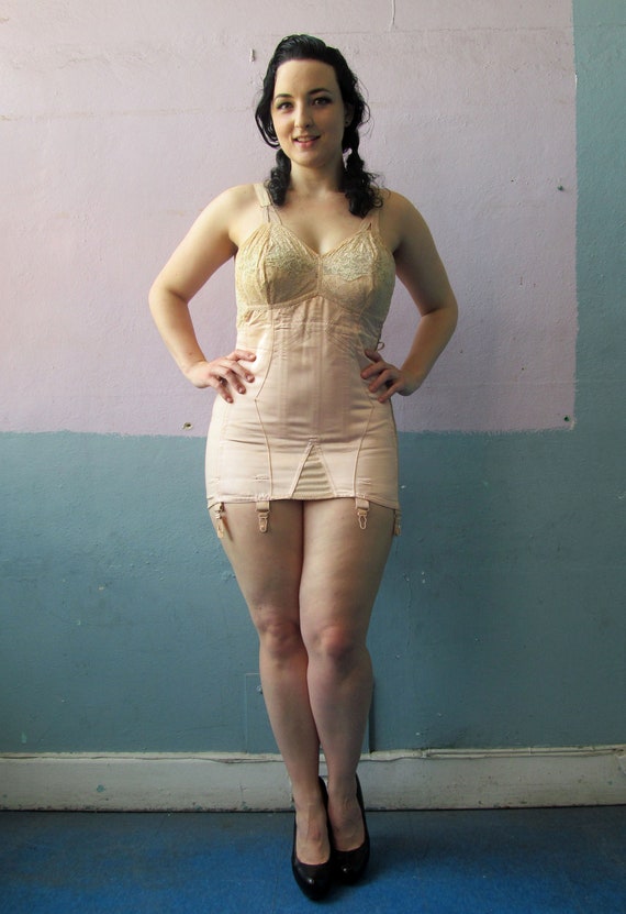 Vtg 40s Bustier Girdle / Body Shaper / Body Founda