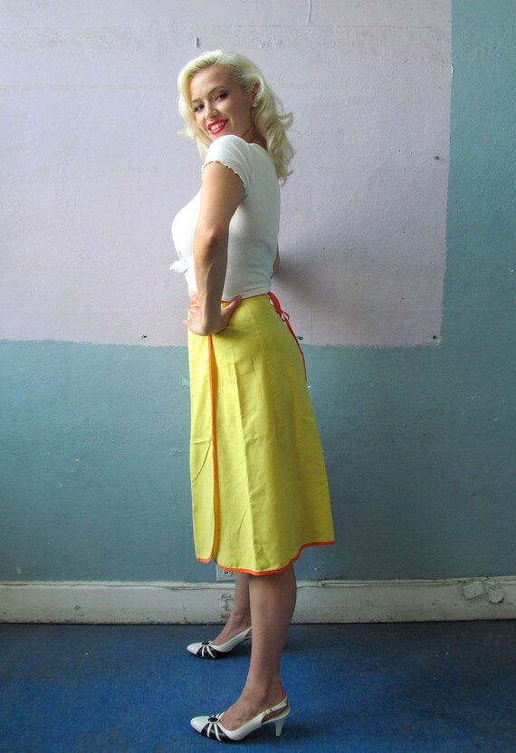 Vtg 60s 70s Wrap Skirt / Flower Cart Patchwork Ap… - image 3