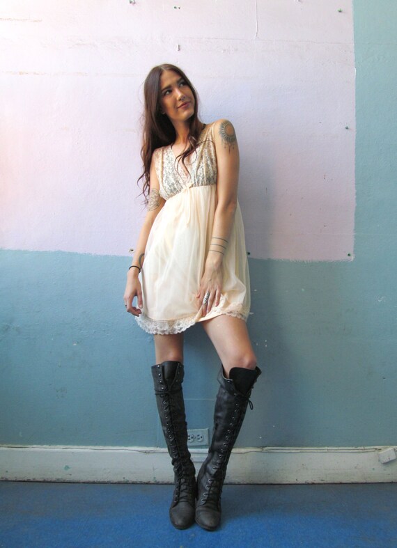 Vtg 60s Babydoll Slip Dress / Romantic