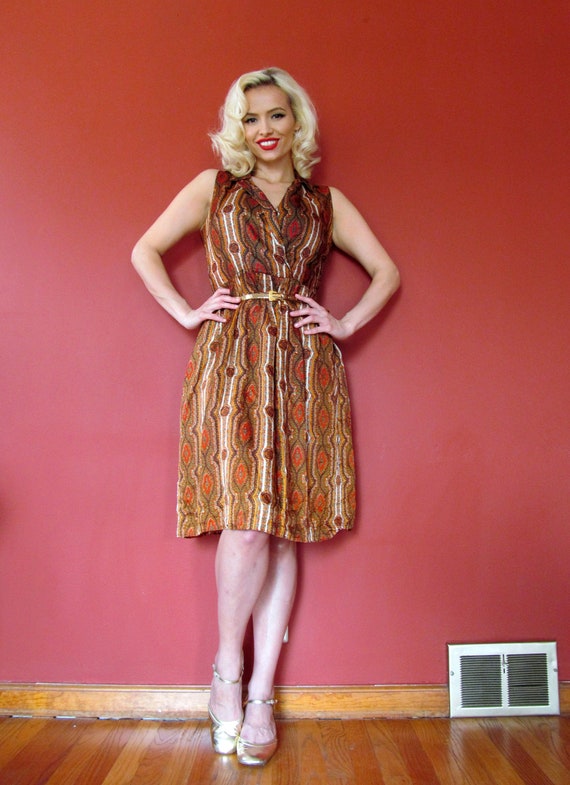 Vtg 70s Sleeveless Dress / Medallion Print / Baroq