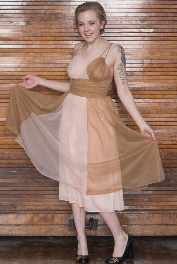 Vtg 50s Two Tone Nightgown / Vanity Fair /  Nude … - image 4