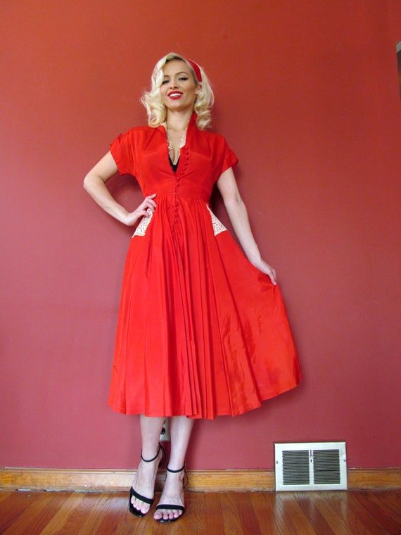 Vtg 40s 50s Lipstick Red Dress / Lace Details / Fo