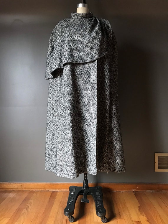 Vtg 70s Tweed Cape Coat - image 2