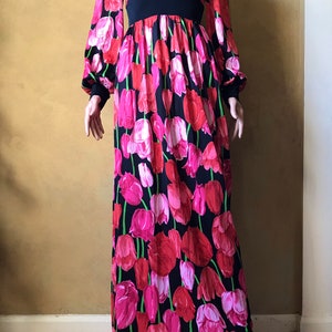 Vtg 60s 70s Tulip Print Dress / Hostess Gown image 3