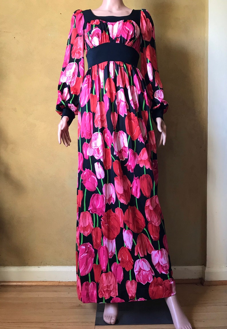 Vtg 60s 70s Tulip Print Dress / Hostess Gown image 3