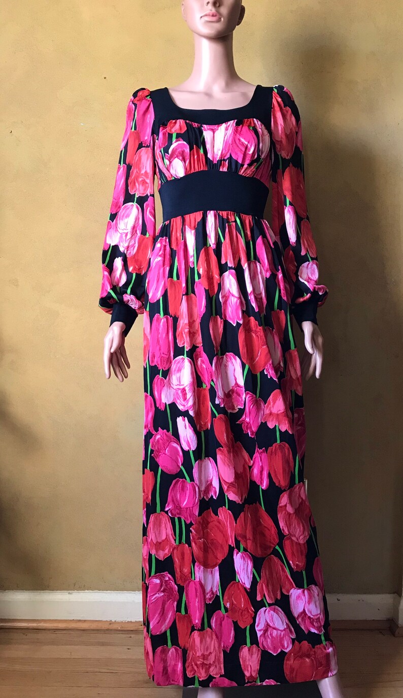 Vtg 60s 70s Tulip Print Dress / Hostess Gown image 8